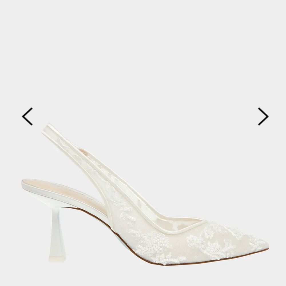 Betsey Johnson Nikki- NEVER WORN